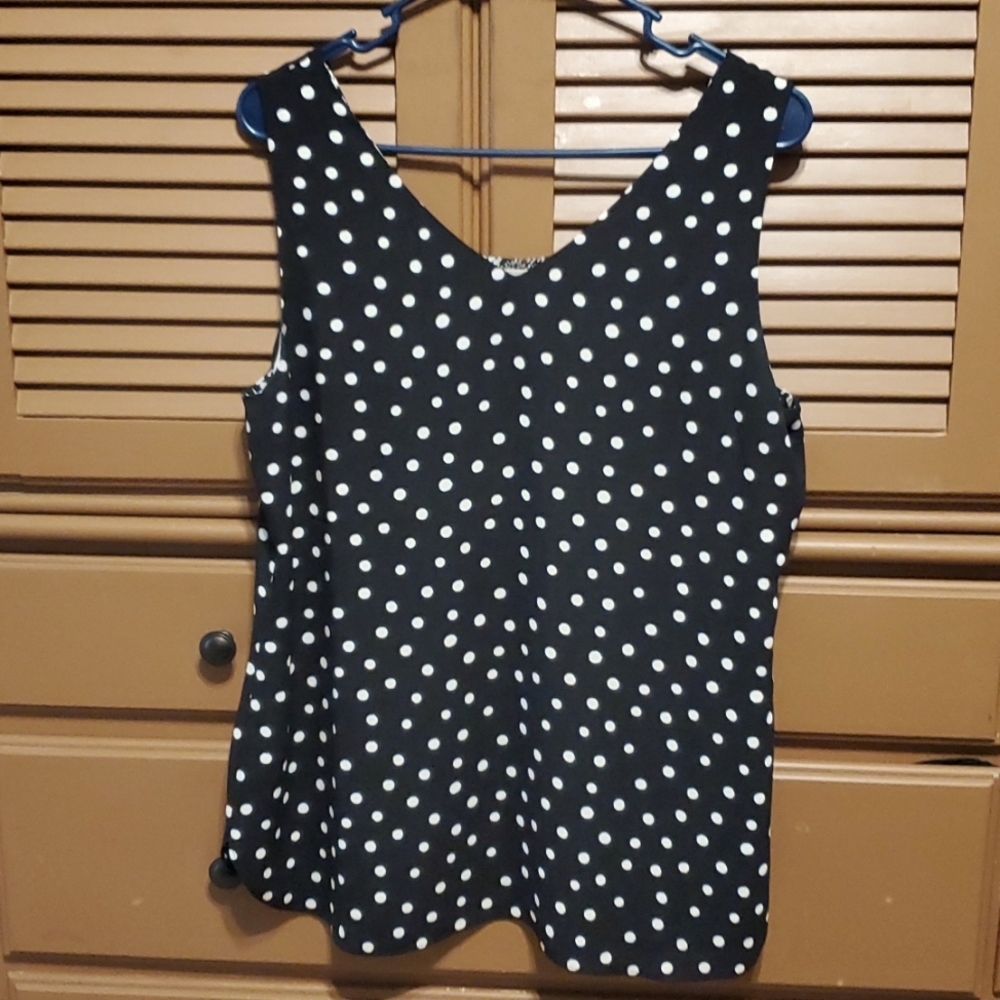Chicos REVERSABILE Black and white sleeveless blouse